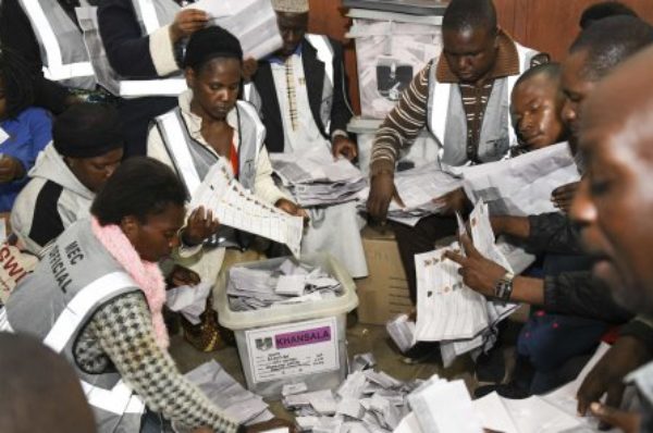 Malawi : la justice ordonne la suspension de l’annonce des résultats des élections