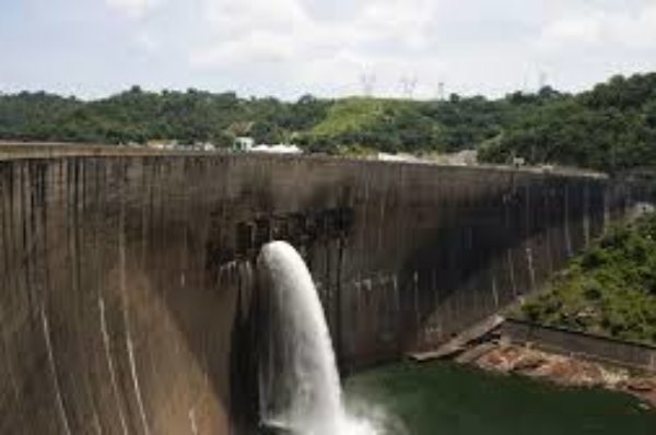 La centrale hydroélectrique de Kariba au Zimbabwe pourrait suspendre ses activités si les niveaux d’eau restent bas, a déclaré le ministre