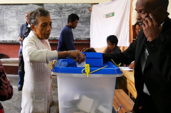 Législatives à Madagascar: quatre candidats placés en détention
