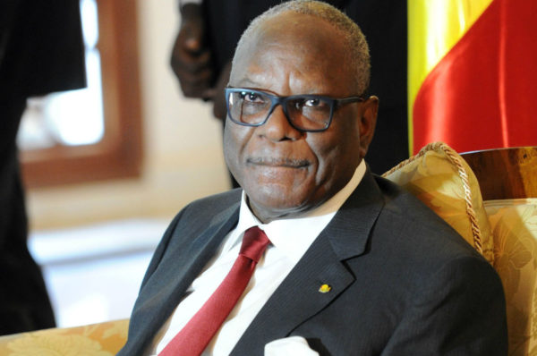Mali: à Sobane, le président IBK appelle à renoncer aux «actes de vengeance»