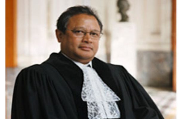 Raymond Ranjeva : « Le problème juridique des îles Éparses est clos »