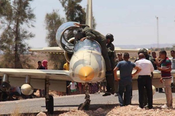Libye: un avion des forces du maréchal Haftar atterrit d’urgence en Tunisie