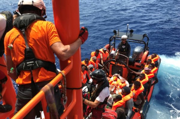 Plus de 80 migrants secourus par l’Ocean Viking au large de la Libye