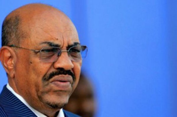 Soudan : Omar El Béchir, absent de la première audience de son procès