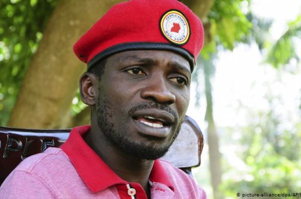 Contre le Covid-19, Bobi Wine monte au front en musique