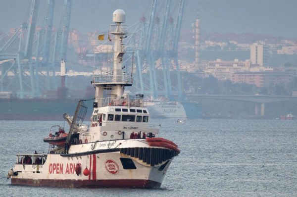 Madrid envoie un navire militaire récupérer les migrants de l’Open Arms