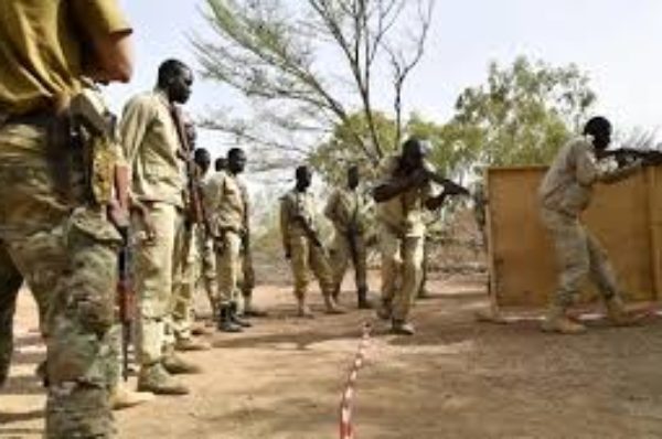 Burkina : après la mort de 24 militaires dans une attaque, l’opposition demande la démission du gouvernement