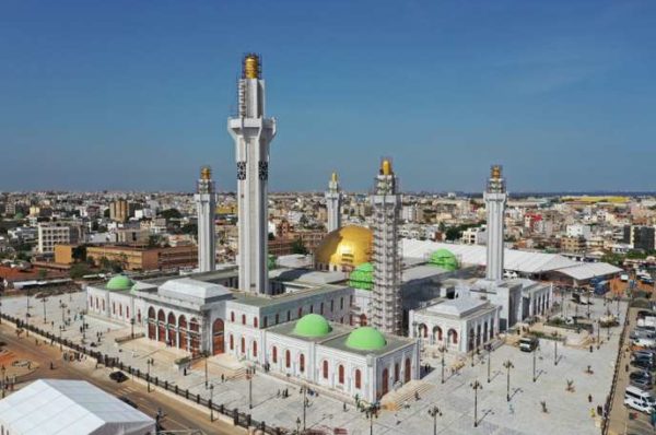 A Dakar, l’inauguration d’une immense mosquée consacre l’influence des mourides