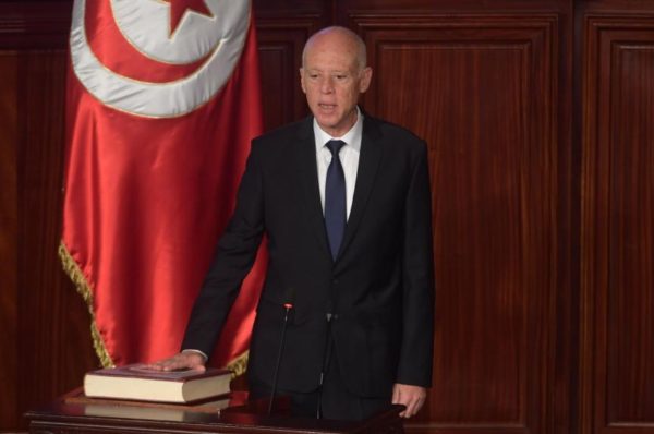 Tunisie: la Constitution remise en question