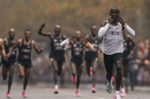 Marathon : immense fierté au Kenya après l’exploit de Kipchoge