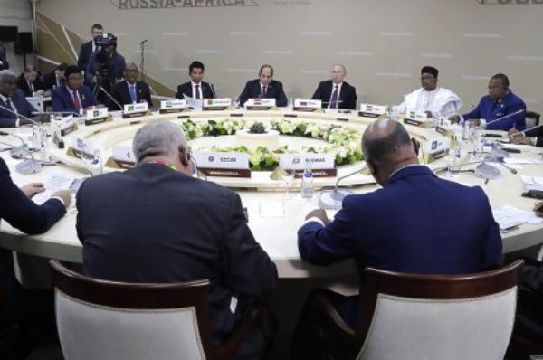 En concurrence avec les autres puissances, que propose la Russie à l’Afrique ?