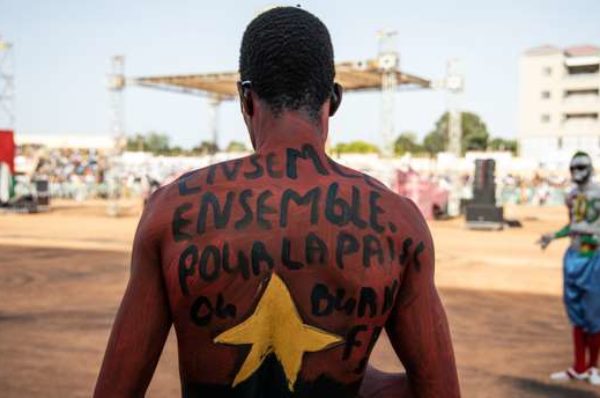 Au Burkina, face à l’impuissance des autorités à enrayer le cycle des violences, des citoyens s’engagent