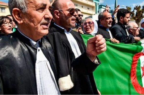 Algérie : appel à suspension de la grève des magistrats, mais enquête ouverte