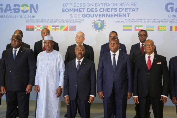 Gabon: polémique sur la signature d’Ali Bongo lors du sommet de la CEEAC