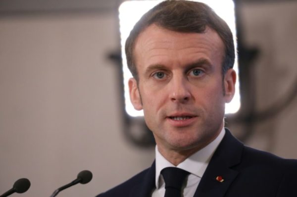 Emmanuel Macron « demande pardon » aux harkis et annonce une loi de « reconnaissance et de réparation »