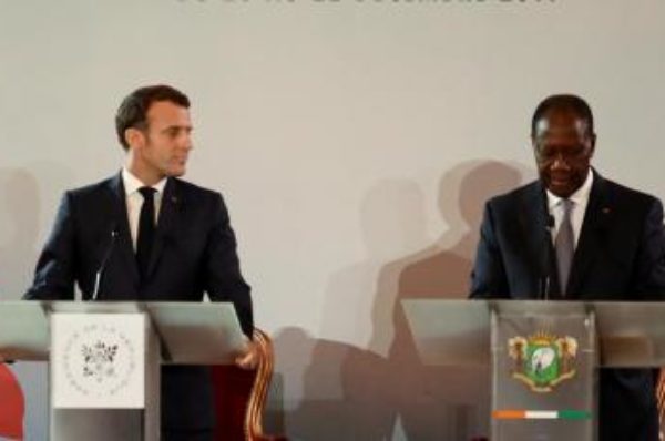 À Abidjan, Emmanuel Macron annonce la fin du franc CFA et condamne à nouveau le colonialisme