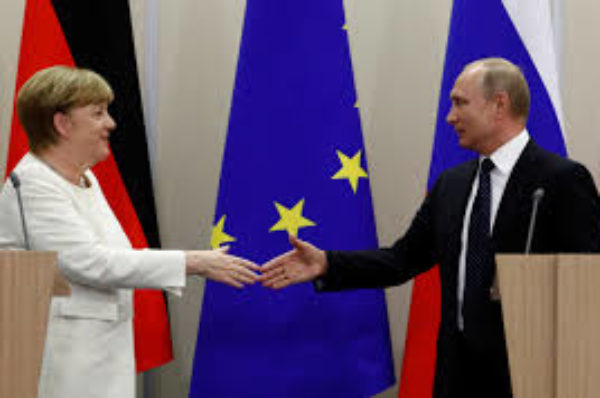 La chancelière allemande Merkel a annoncé que Berlin accueillera les pourparlers de paix en Libye