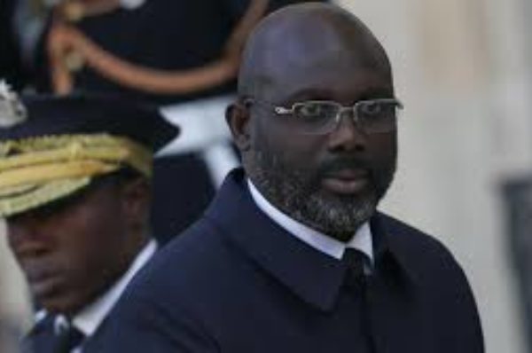 Au Liberia, des centaines de personnes manifestent contre la politique économique de George Weah