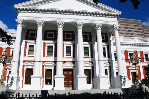 Afrique du Sud: les violences contre les femmes utilisées comme argument au Parlement