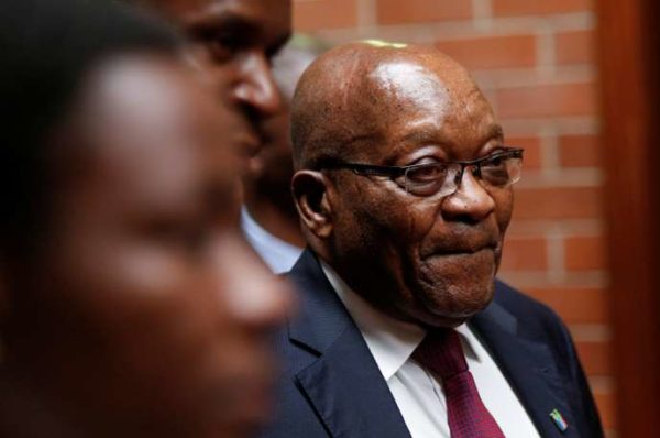Les représentants de Jacob Zuma condamnent un tribunal sud-africain « ému et en colère » pour sa peine de prison