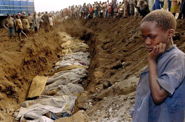 Génocide des Tutsi : le prêtre franco-rwandais Marcel Hitayezu libéré sous contrôle judiciaire