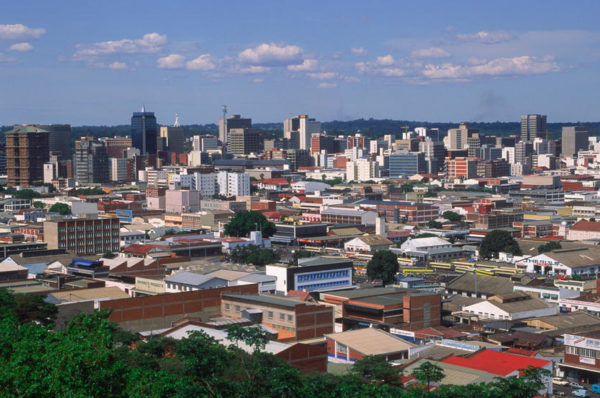 Médecins et douaniers zimbabwéens en grève pour défaut de protection contre le Covid-19