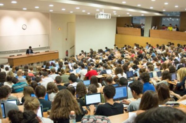 « Bienvenue en France » ou les non-dits de l’accueil des étudiants étrangers en France