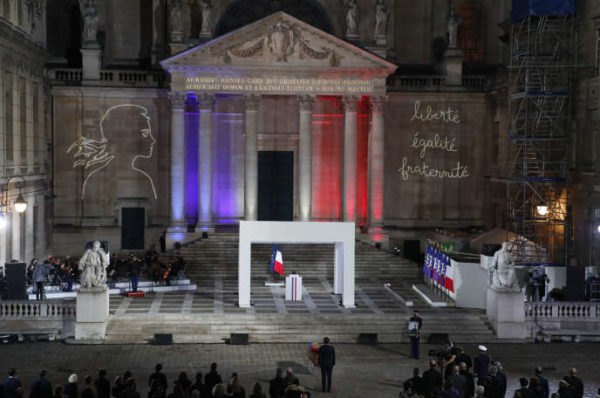 Alger fustige « une campagne virulente » contre l’islam après les propos d’Emmanuel Macron