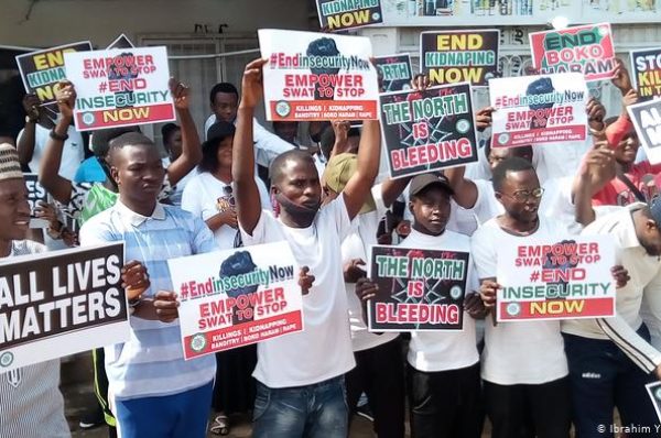 La jeunesse nigériane dans la rue contre les violences policières