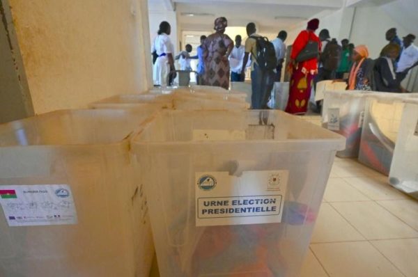 Présidentielle : les bureaux de vote ouvrent au Burkina Faso sous la menace jihadiste