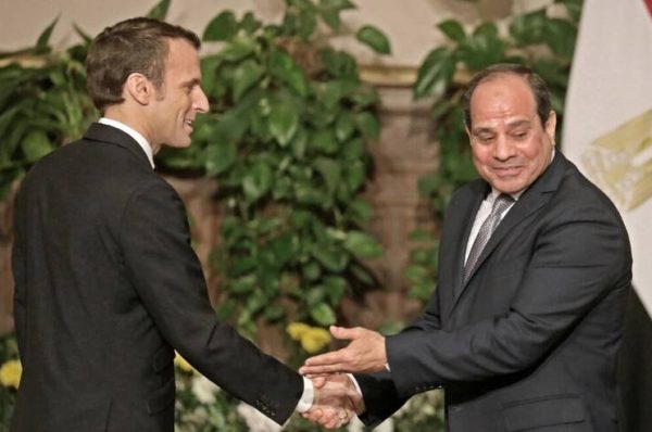 Visite de Sissi à Paris : Macron évoque sobrement les droits de l’homme en Egypte