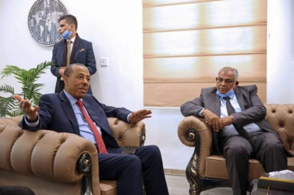 Le gouvernement de l’Est libyen cède le pouvoir au Premier ministre de transition