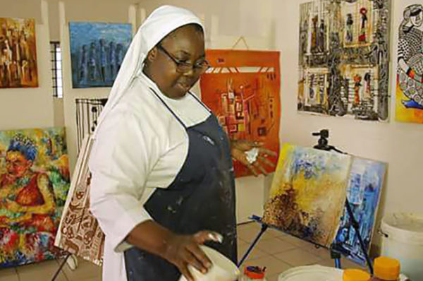BENIN: Au pays du vaudou, Soeur Henriette prêche par la peinture