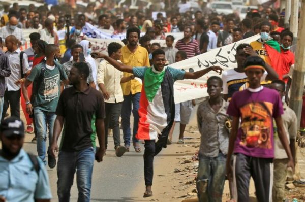 Au Soudan, des centaines de manifestants réclament la démission du gouvernement