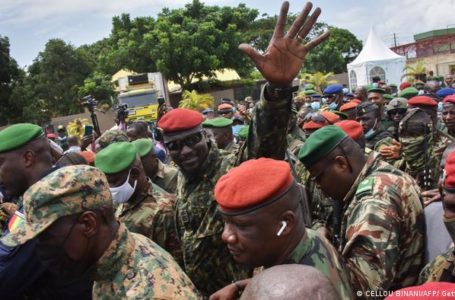 Mamady Doumbouya veut discuter de la transition à mettre en place en Guinée