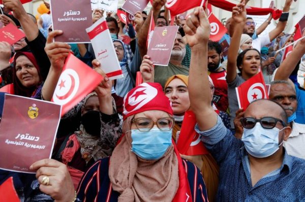Des centaines de manifestants contre «le coup d’Etat» du président Saïed