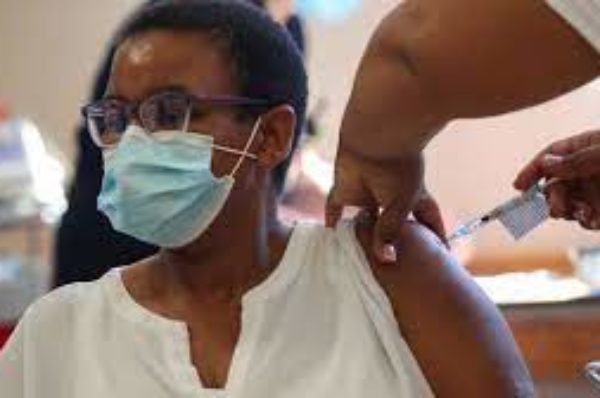 Les technologies de vaccins anti-Covid bientôt envoyées dans un centre d’Afrique du Sud