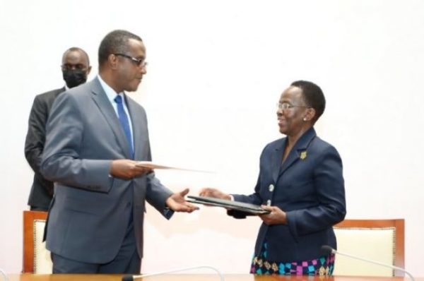 Le Rwanda et la Tanzanie signent un accord de défense