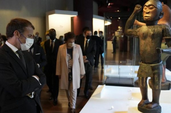 La France finalise la restitution des 26 trésors du Bénin en présence des présidents Macron et Talon