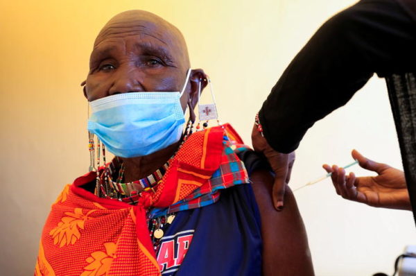 Kenya: un tribunal suspend l’obligation vaccinale pour pénétrer dans certains lieux publics