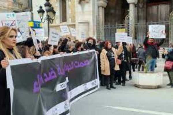 Marche contre les féminicides en Tunisie: «On ne naît pas femme, on en meurt»