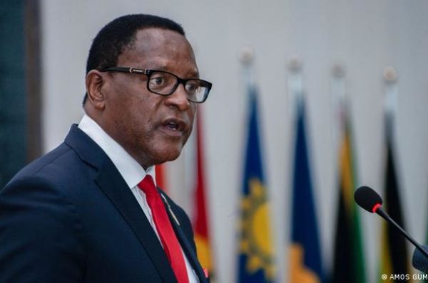 Le président du Malawi dissout son cabinet pour cause de corruption