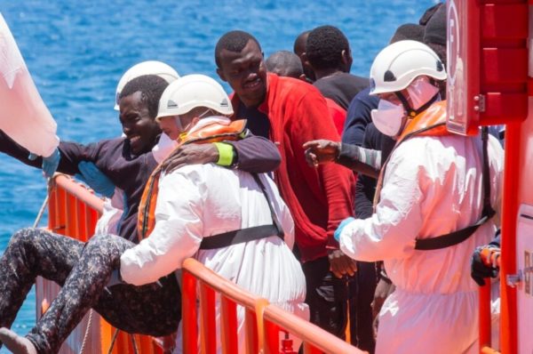 Plus de 300 migrants secourus au large des îles Canaries en Espagne