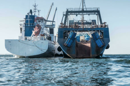 Bateaux de pêche au large des côtes angolaises. Getty Images – Vostok