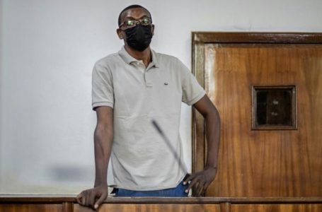 L’écrivain ougandais Kakwenza Rukirabashaija au tribunal le 1er février à Kampala.
afp.com – KATUMBA BADRU SULTAN