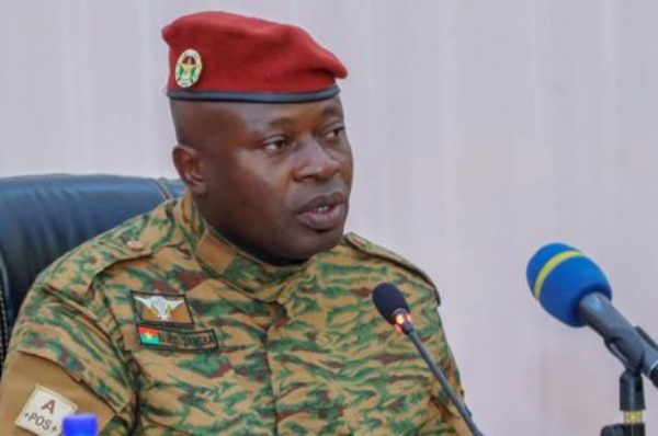 Burkina Faso : le lieutenant-colonel Damiba investi président